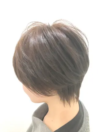 ショート カラー 上田 篤史のヘアスタイル