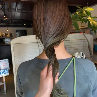 セミロング 吉川 愛美李のヘアスタイル