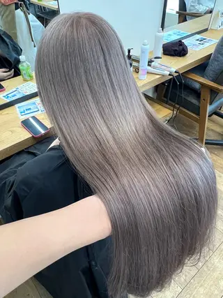 ロング カラー 抜きっぱなしブロンド /ハイトーン/カナタのヘアスタイル