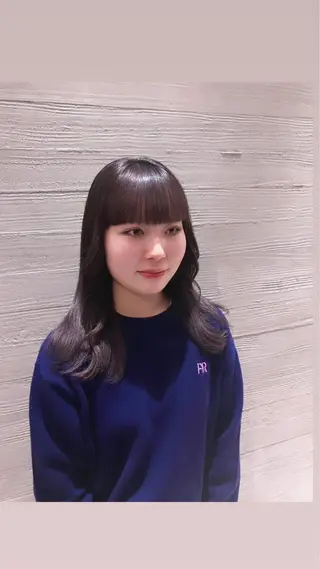 セミロング カラー サキ🤍ハイトーン 🩰くびれ巻きヘアのヘアスタイル