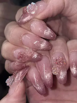 ネイル NES NAIL所属・さゆり￤推しキャラ ￤ロングネイル🩷のネイルデザイン