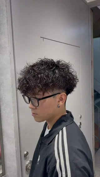 カラー *🔥メンズ専門🔥 BLUCKアカデミーのヘアスタイル