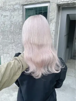 セミロング カラー ハイトーン/ゆるふわ 🎨𖥔ׁTOMO♡のヘアスタイル