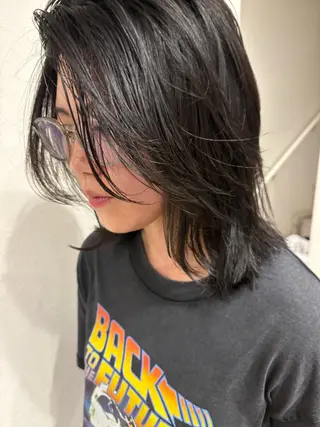 ミディアム M. YURIのヘアスタイル