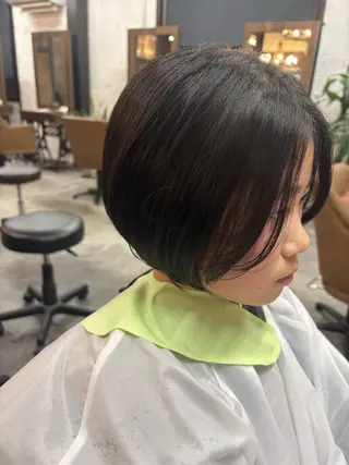 ショート レイヤーカット・水素 松井山手　齊藤　興のヘアスタイル