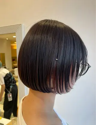 ショート momb 折戸結菜のヘアスタイル