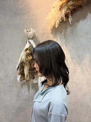 ミディアム 下山 萌華のヘアスタイル