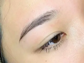 アイブロウ 岩根 ななみのマツエク・マツパデザイン