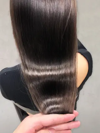 ロング 【明石の艶髪神様】 染澤尋統のヘアスタイル