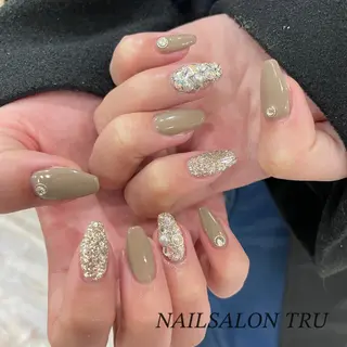 ネイル 𝐼𝑁𝑂𝑈𝐸 𝑀𝐼𝐴のネイルデザイン