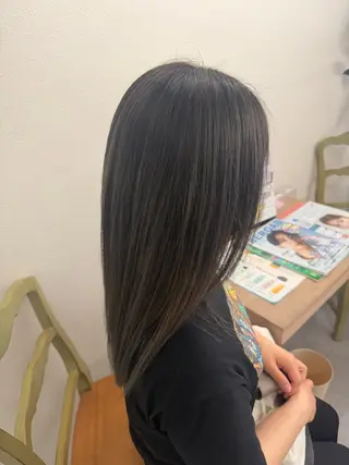 セミロング 玉邑 美菜のヘアスタイル