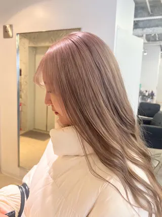 ロング カラー 艶ハイトーン‪‪🔆 ️️️安座間 希のヘアスタイル