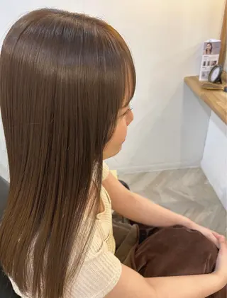 セミロング ayumi ／透明感カラーのヘアスタイル