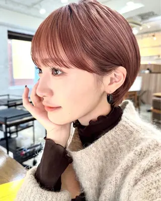 ショート カラー fumi🪞血色感 アップ艶カラーのヘアスタイル
