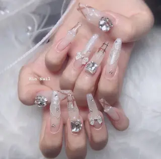 ネイル Hin Nailsのネイルデザイン