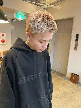 ショート ミルクティーベージュ outaのヘアスタイル