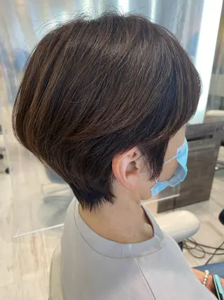 ショート カラー 小顔レイヤー/ ベージュ🤍Rieのヘアスタイル