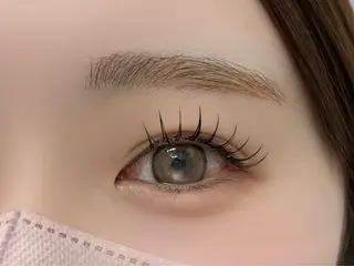マツエク・マツパ 束感まつ毛nasu marina🎀の眉毛・アイブロウイメージ