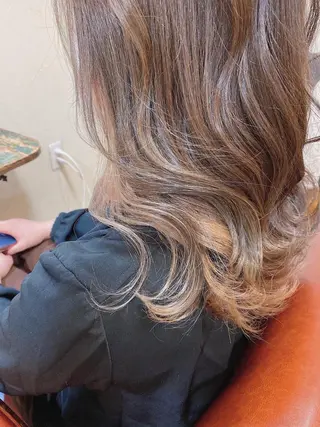 セミロング カラー 長岡 俊樹のヘアスタイル