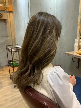 ロング カラー 安達 俊亮のヘアスタイル