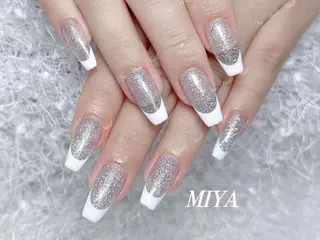 ネイル 🦋 Queenieのネイルデザイン