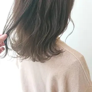 ミディアム 山田 智加のヘアスタイル