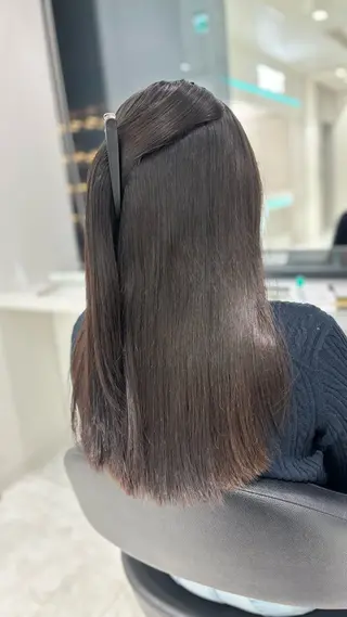 ロング 流行りの透明感カラー ×縮毛矯正🤍ユウのヘアスタイル