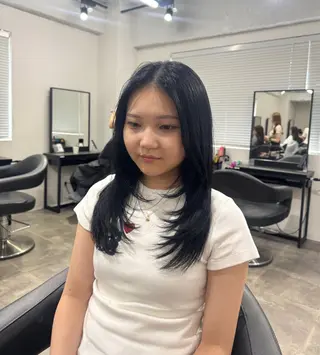 セミロング カラー Over hair_ misakiのヘアスタイル