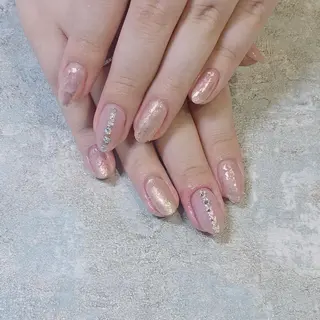 ネイル LUANA 〜Eyelash&Nail〜所属・長崎 真帆のネイルデザイン