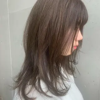 セミロング カラー 井上 佳奈のヘアスタイル