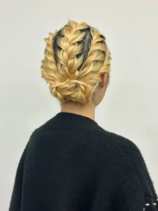 ショート ヘアアレンジ 山之内匠/艶カラー/ ハイトーン/ブリーチのヘアスタイル