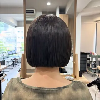 ショート カラー 浦川 麗美のヘアスタイル
