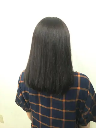 ミディアム 白髪ぼかし、髪質改善 富田隼仁のヘアスタイル