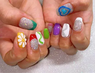 ネイル VIERU 🌈🎀💖のネイルデザイン