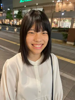 ミディアム ルナ|縮毛矯正 ×デザインカラー🥝のヘアスタイル