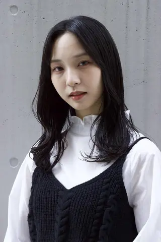 セミロング パーマ カラー Flora by siestaのヘアスタイル