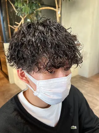 ショート ⚡メンズパーマフ ェードカットTomyのヘアスタイル