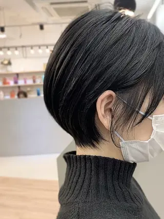 ショート カラー 江坂 misaki のヘアスタイル