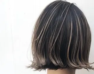 ショート カラー ニシキオリ ユウキのヘアスタイル
