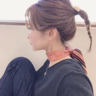 セミロング カラー ヘアアレンジ 顔周りの垢抜けヘア 立山愛梨のヘアスタイル