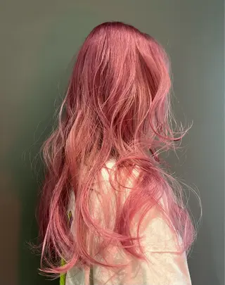 カラー ウルフ/レイヤー Miinaのヘアスタイル