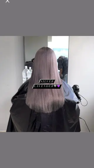 カラー ニトウ レイナのヘアスタイル