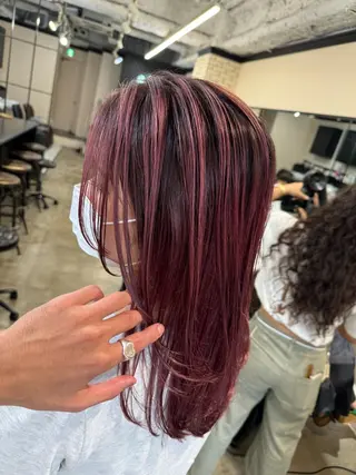ロング カラー 🌟小顔レイヤー× 赤み消し透明感カラーのヘアスタイル