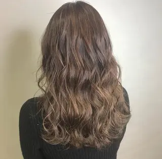 ロング カラー ヘアアレンジ 川上 麻梨阿のヘアスタイル