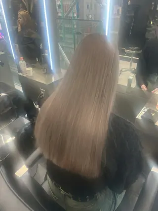 カラー 王道センターパート ⭐️AYAKA⭐️のヘアスタイル