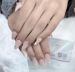 ネイル AKIKO ネイルサロンのネイルデザイン