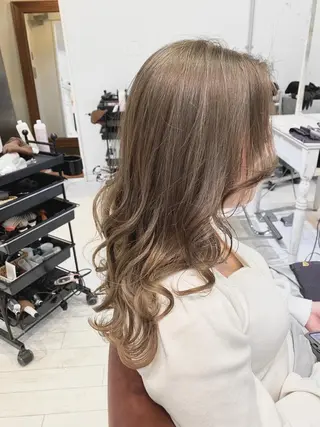 セミロング カラー ブリーチ koheiのヘアスタイル
