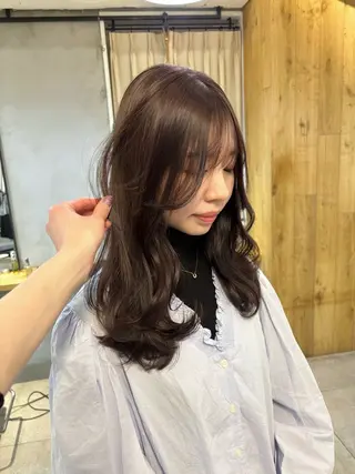 セミロング 盛れる透明感カラー・ momokaのヘアスタイル