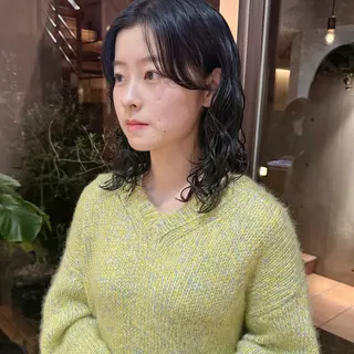 ミディアム パーマ 大橋 芽衣のヘアスタイル