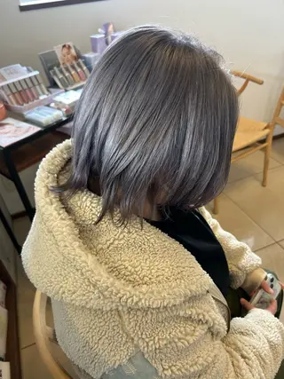 ショート カラー 丸山 莉世のヘアスタイル